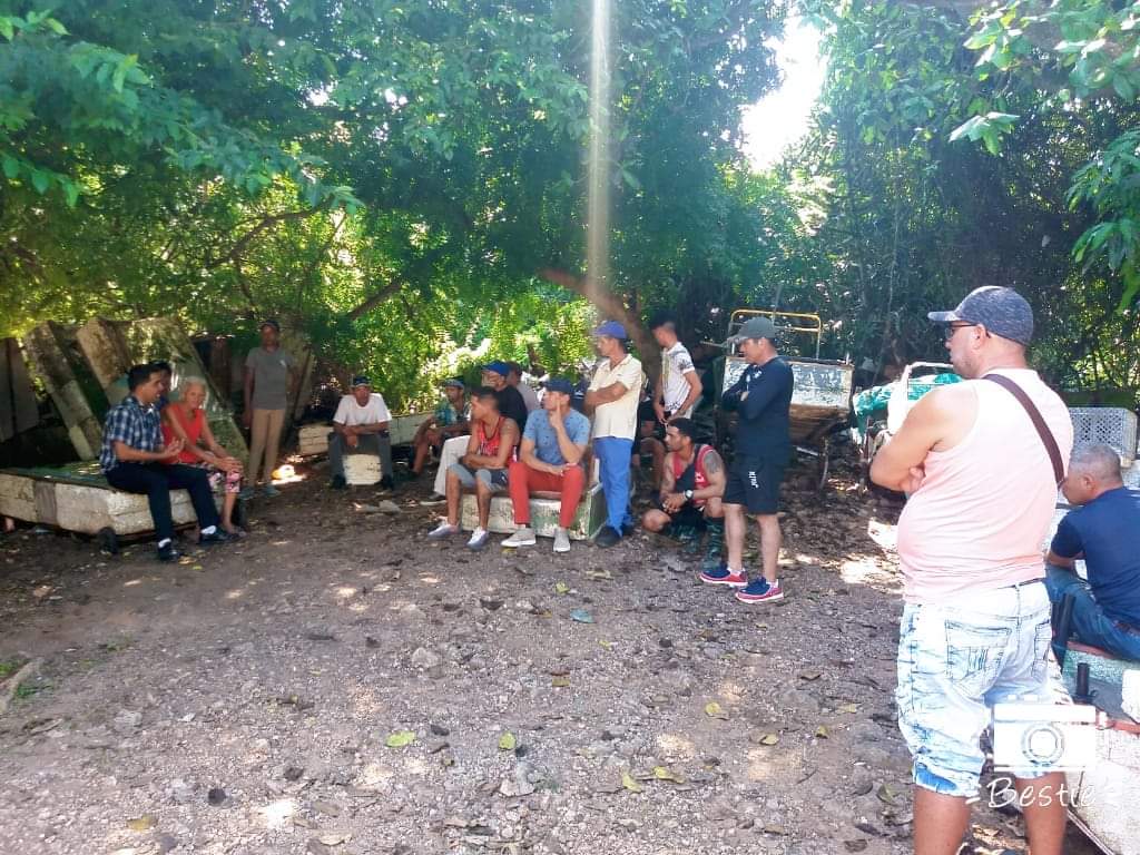 Encuentro de la dirección provincial de los #CDRHabana con cederistas del Destacamento Mirando al Mar, de Celimar, Habana del Este. #Cuba #CDRCuba #TodosSomosCederistas