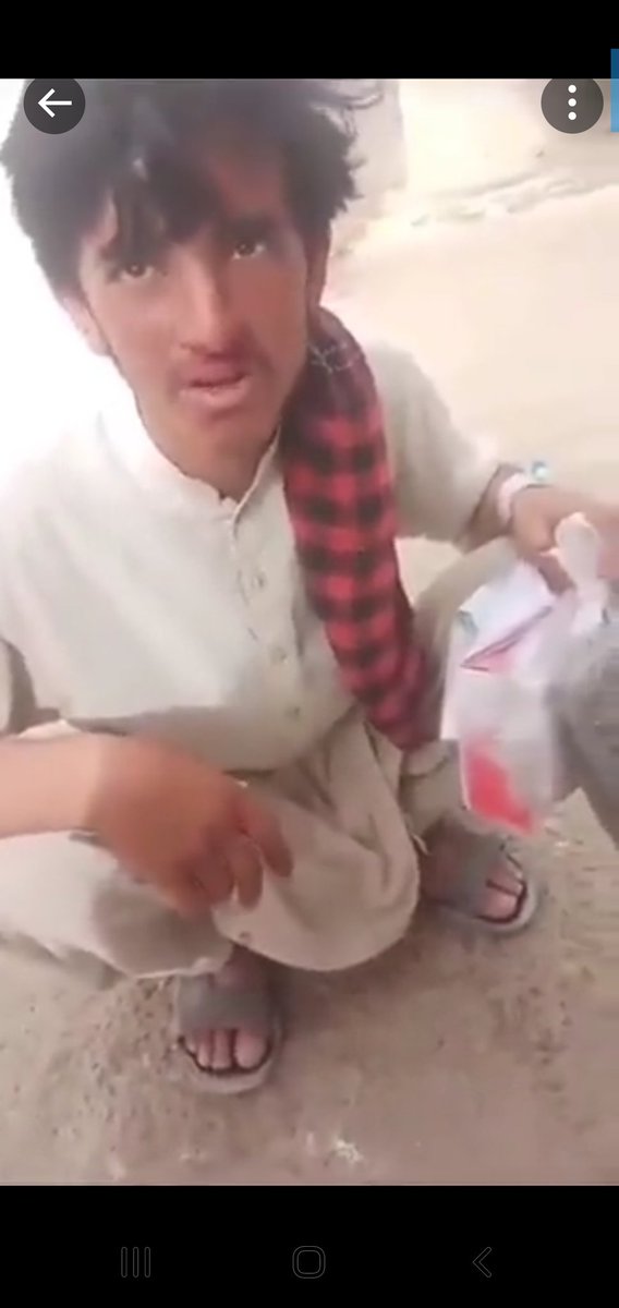 بولدک چمن ویش دروازه 
باندی  د پاکستانی ملیشو لخوا افغان ځوان وهل شوئ ځورول شوئ  تر خوله وینی بهیږی