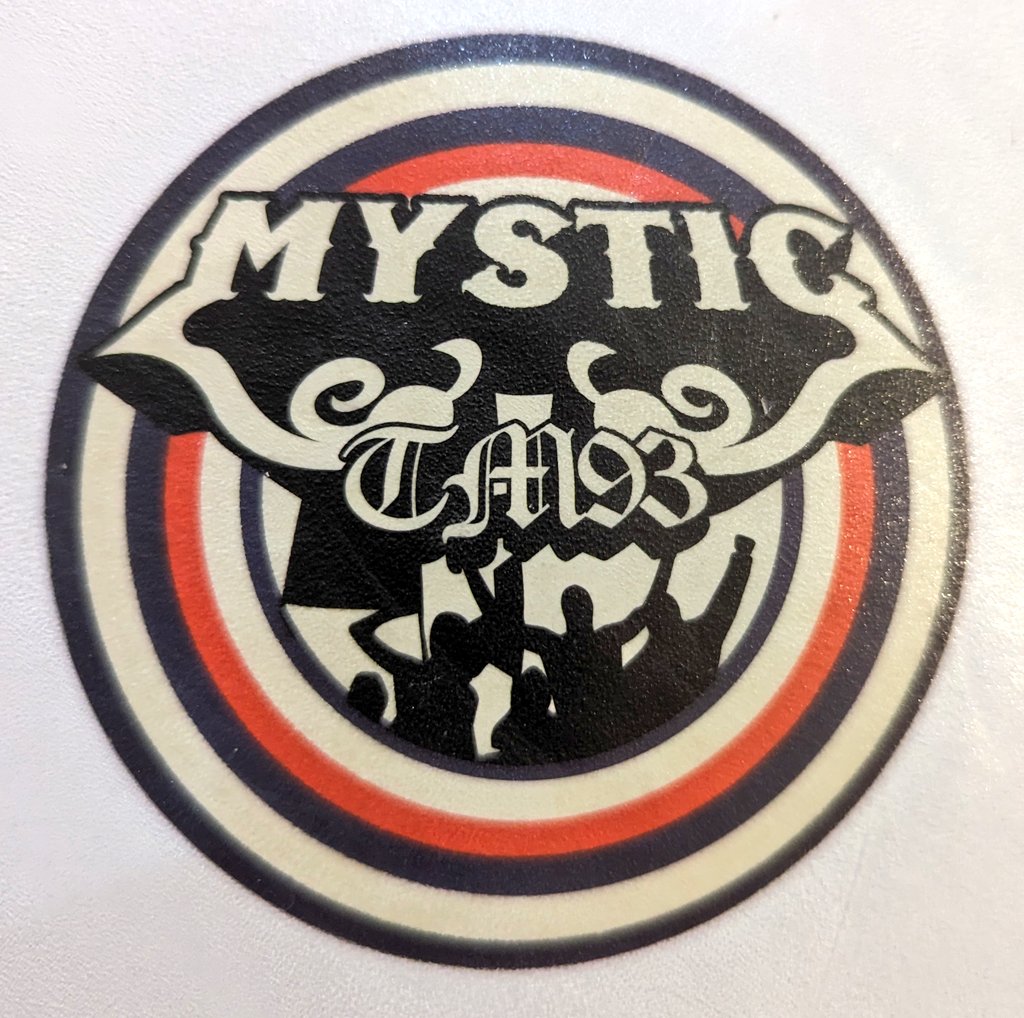 1jour1stick's tweet photo. Semaine Toulon mais... SURPRISE on regarde leur jumelage historique les TIGRIS MYSTIC, le grand groupe d'Auteuil Rouge pendant près de 15 ans. Du très lourd #TM93 ⏬🔄⏬ https://t.co/c3fJz2jkLQ