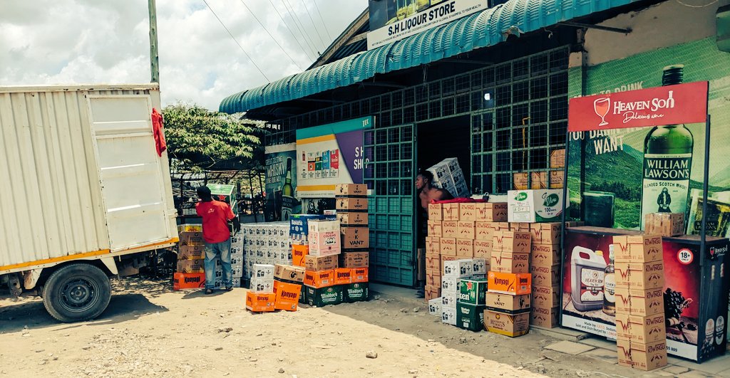 CelarsW's tweet photo. KAZI KAZI 
Tupigie usitesekee tena na swala la vinywaji pombe kali (wine,spirit and beer) kwa gharama nafuuu kabisa 

🚛Mikoani pia tunatuma wateja wetu kwa uaminifu mkubwa taba

☎️0746527469 simu ziite 😁😁😁
     ♦️watu walewe https://t.co/Eci4hwBwwJ