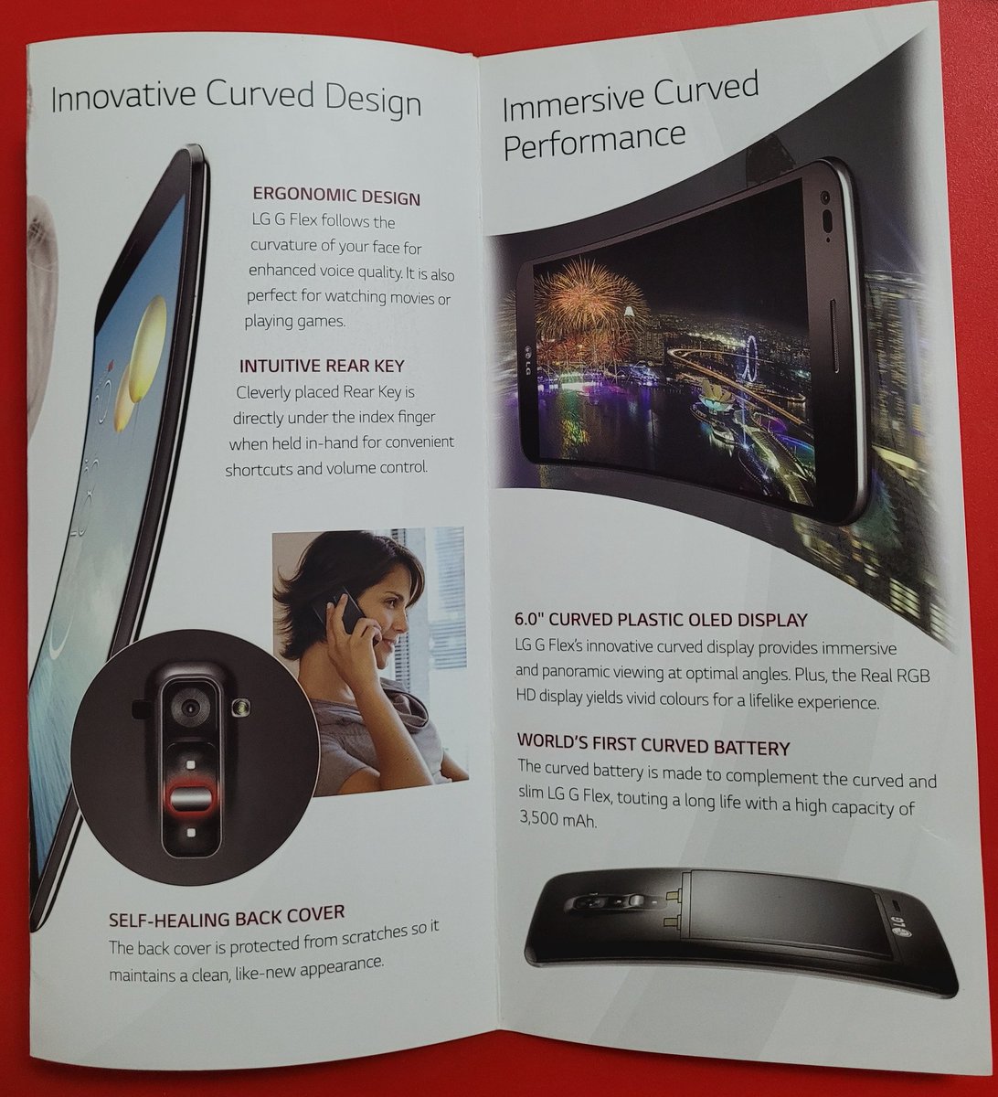 Aquis_GN's tweet photo. LG G Flex, 2013.
Ironically, although this was an early example of the folding capabilities of P-OLEDs , LG never made the leap to a true foldable.
The LG rollable was cancelled once LG announced complete withdrawal in 2021.
#LGGFlex #SmartphonePamphlets https://t.co/Wygp1YoNsd
