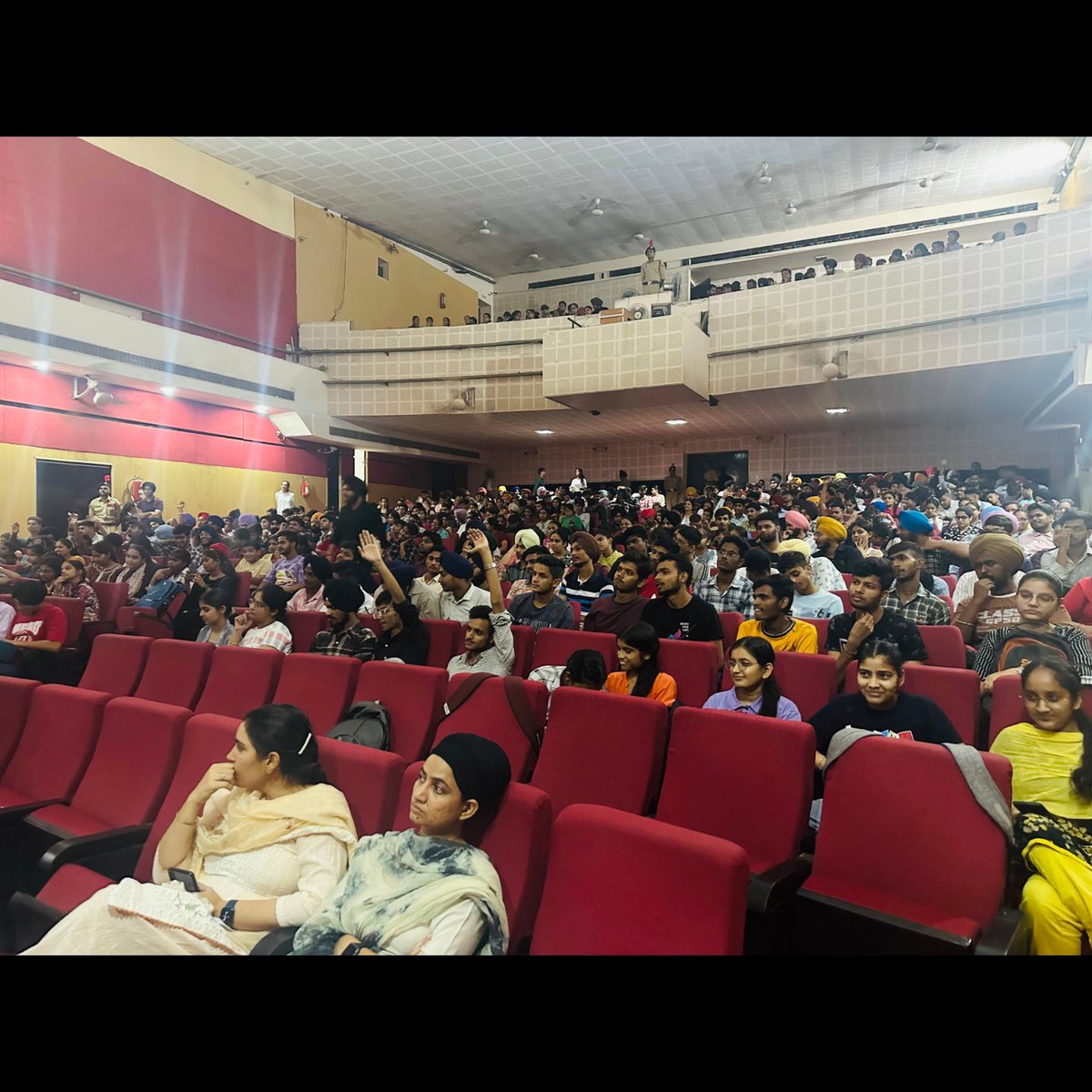 csi_gndec's tweet photo. Some glimpses from "Expert talk on Blockchain and Web3"

📍 @CrewsphereIN

#icphubs #w3sTour #withcrewsphere #computersocietyofindia #computersocietyofindiastudentchapter #csi_gndec #gndecludhiana #csistudentchaptergndec https://t.co/nXK5ptWOJK