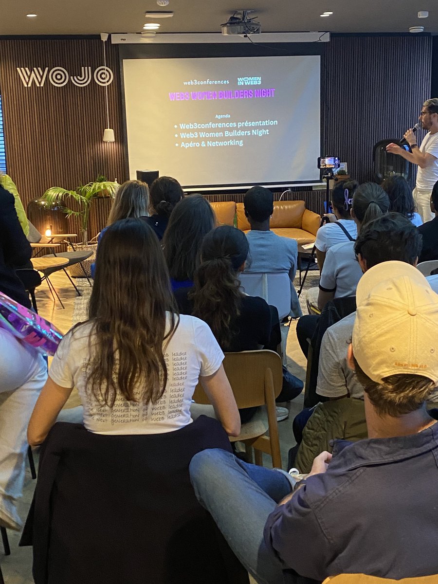 Rejane_art's tweet photo. Attended the #WomenInWeb3 event yesterday. Blown away by the diversity and vibe ⚡. Startups like @gokadenxyz  &amp; @payconsent  are on fire. Also, keep an eye on #Rejane – more to come! 💡 https://t.co/hSBYIMQzB7