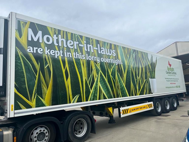 RGVA_ltd's tweet image. No mother-in-laws are kept in this lorry overnight 📷
Freshly wrapped trailer for @BGCentres in association with FreshLinc.
#trailerwrap #vehiclewrap #transportbranding #truckwrap