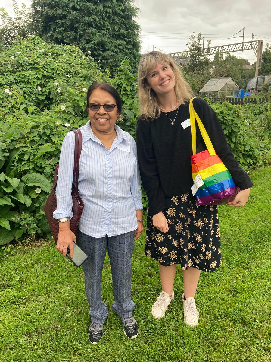 We love it when our Love Your Neighbour matches get involved with our social clubs and get to try new things together! 👯 Parul and Alice went along to our inaugural Allotment Afternoon last week and had a 'cracking time' 💚