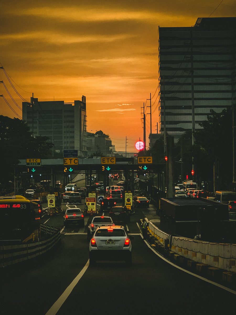 South Sunset 🌇🇵🇭

#goldenhour
<a href="/alabangbulletin/">alabang bulletin</a>
<a href="/OfficialSLEX/">SLEX - MaTES</a>