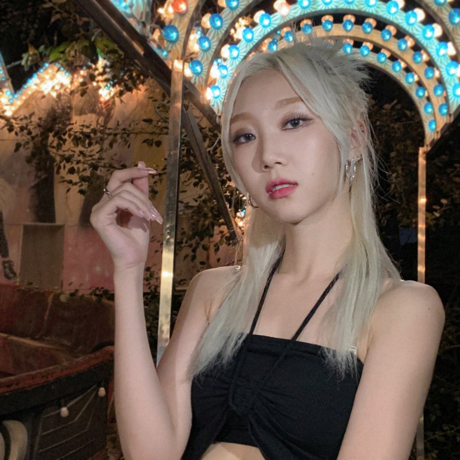 F6de6adagAAALB7?format=jpg&name=large