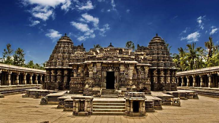 #UNESCO ने कर्नाटक के #Hoysala मंदिरों को विश्व धरोहर की सूची में शामिल किया है. इसको #PMModi ने भारत के लिए गौरवशाली बताया है और कहा-इन मंदिरों की कभी न खत्म होने वाली खूबसूरती भारत की सांस्कृतिक विरासत और हमारे पूर्वजों के असाधारण शिल्प कौशल का प्रमाण है

#WorldHeritageSites