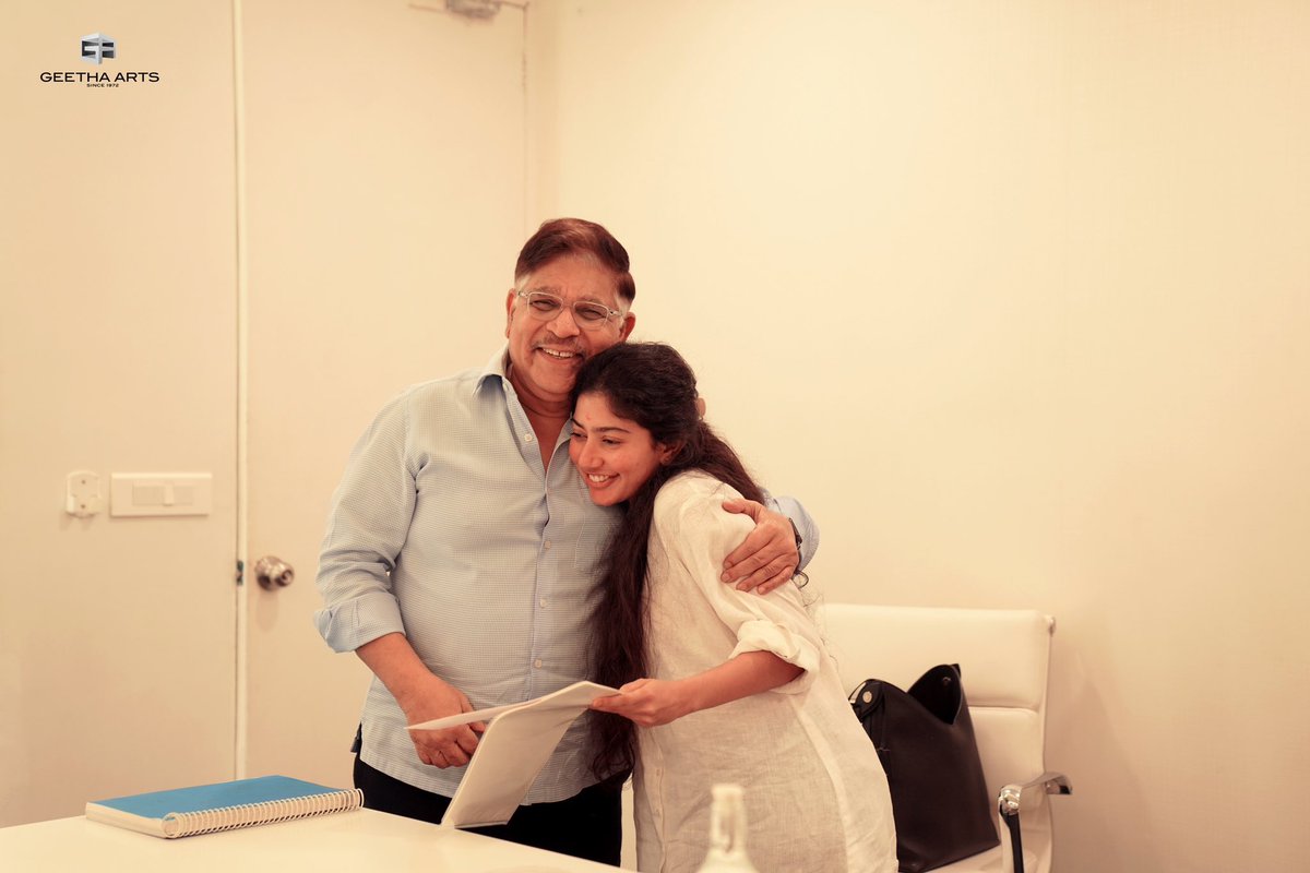 So happy to be part of this loving team❤️Thank you for the warm welcome <a href="/GeethaArts/">Geetha Arts</a> #BunnyVas <a href="/chandoomondeti/">chandoo mondeti</a> 

<a href="/chay_akkineni/">chaitanya akkineni</a> Garu, I’m glad that we’re doing another special film together☺️

Naa priyamaina telugu prekshakulu, I missed you all so much!! Ippudu #NC23 dwara