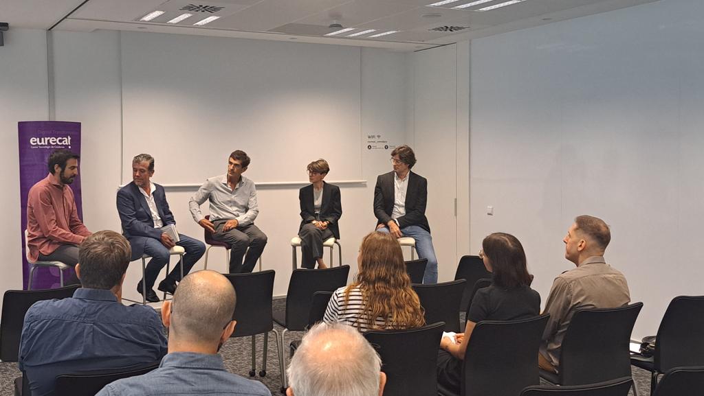 Torn ara per la taula " Incorporació del pacient en la millora de l'atenció integrada" que modera <a href="/joanguanyabens/">Joan Guanyabens</a> #xpatient23