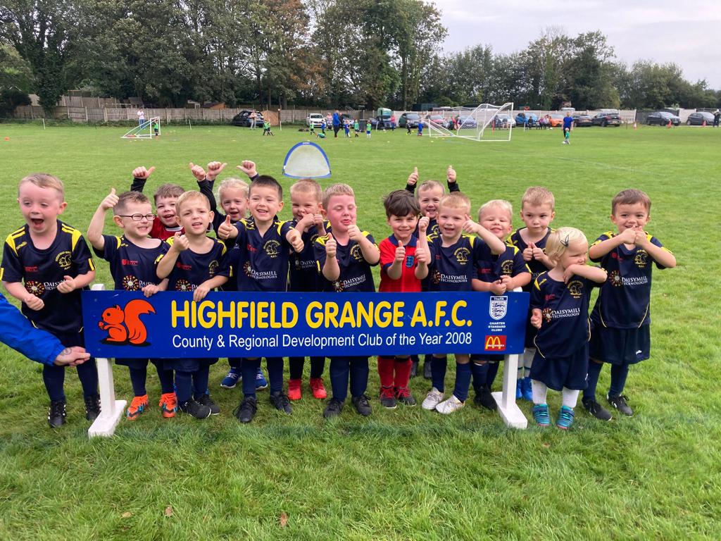 DaisymillT's tweet photo. A big thumbs up from Highfield Grange under 5's football team in their brand new kits sponsored by us here at Daisymill Technologies , Keep up the hard work boys we are super proud to be your sponsors for the 23/24 season! #sponsors #sponsorship #football #sport #helpingout https://t.co/SKGe2Al9gF