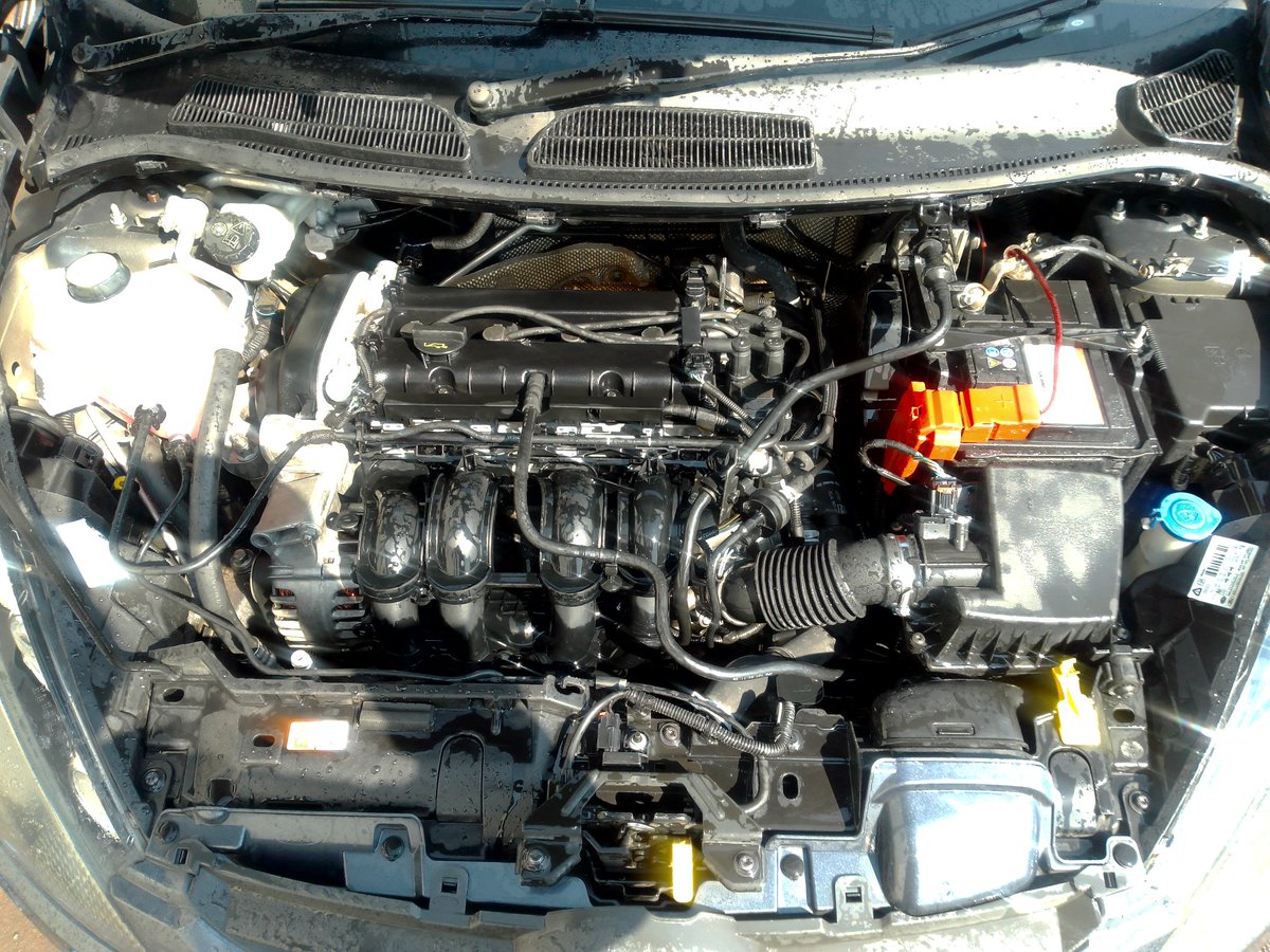 chillizee's tweet image. Ford fiesta 1.6 top overhaul done