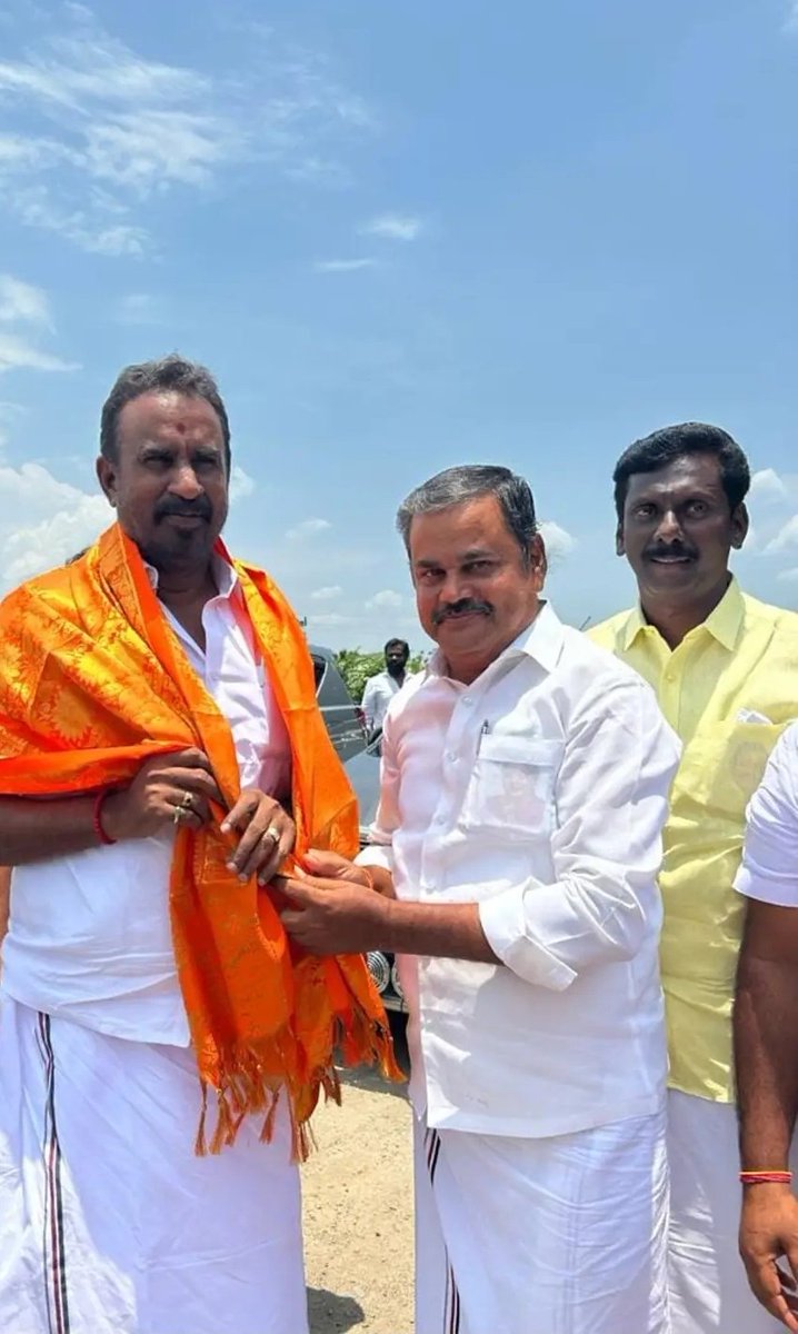 _Anandan_k's tweet photo. AIADMK vellore 🌱 https://t.co/4tiiHWbzaP