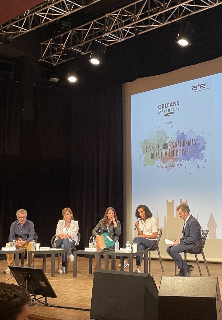 CiteosOfficial's tweet photo. 🎙 @KhadijaTig, Sociologue chez @CiteosOfficial
prend la parole sur "Le rôle de la #lumière dans la vie sociale" pendant les Journées Nationales de la Lumière de l'@AFEclairage

#JNL #JNL2023 https://t.co/MS6cs6NgxC