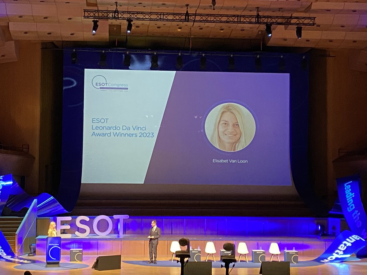 🎉 My warmest congratulations @ElisabetVl!! Not only she came to Athens by 🚴‍♀️ but she also won the prestigious Leonardo da Vinci award for her contribution to the transplantation clinical science! 🥳#WomenInSciences #ESOTcongress @ESOTtransplant @KU_Leuven