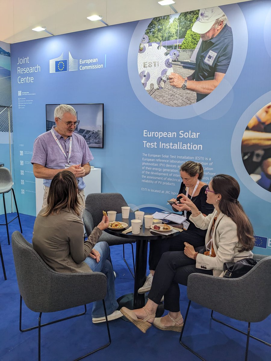 nieuwca's tweet photo. This morning our @EU_ScienceHub colleague Tony Sample showed the development of module type approval testing over the decades @EUPVSEC .

Do you want to know more about the European Solar Test Installation? Meet Tony at our booth! 

#PVresearch #ESTI #solarenergy #photovoltaics https://t.co/EQch7VhKVT