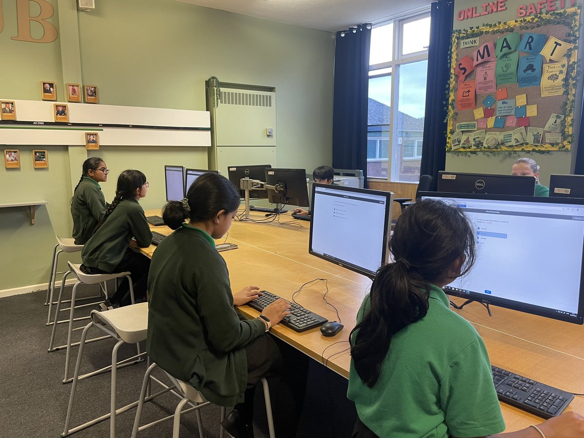 Gade_WPA's tweet photo. Year 6 completing their 1st Accelerated Reader Test of the year! #WatersideReading https://t.co/Mue3s5mRTO
