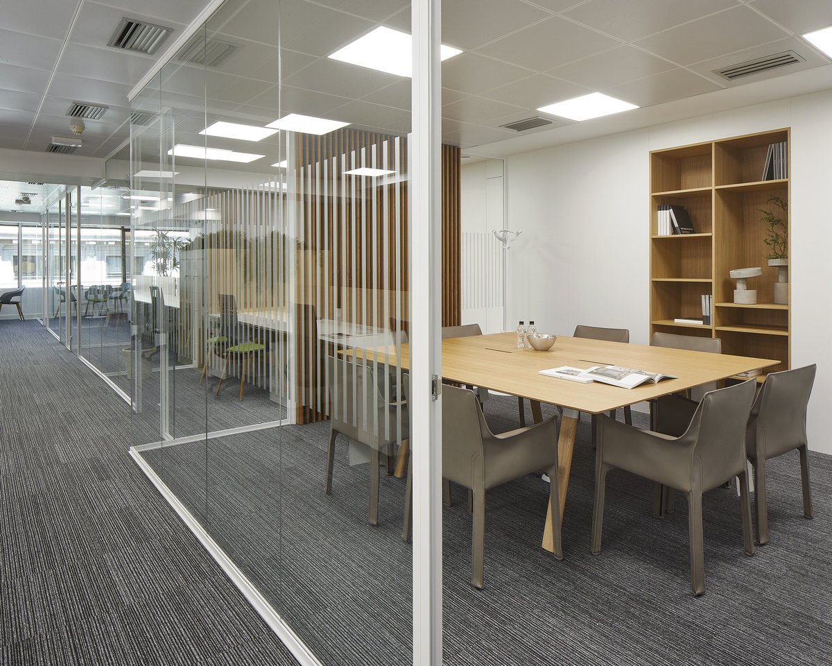 cortesyperez's tweet photo. Hemos finalizado el cambio de domicilio de nuestro despacho corporativo de #Barcelona. Desde 1997 mantenemos nuestro emplazamiento en el Paseo de Gracia, ahora, en la planta 7º del número 54, en la confluencia con la calle Aragó. #CortésyPérez https://t.co/DulkN54RRi
