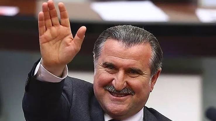 2018 yılında 1400 Spor Uzmanı atayarak gönüllere taht kuran bakanımızdan Türkiyenin yüzyılı olan 2023 yılında 2022 kpss puanı ile Spor uzmanı alarak kendi rekorunu kırmasını bekliyoruz.🇹🇷
<a href="/OA_BAK/">Dr. Osman Aşkın Bak</a> 
<a href="/SafaKocoglu/">Doç. Dr. Safa KOÇOĞLU GÜRSOY</a> 
<a href="/eminogluenes/">Dr. Enes Eminoğlu</a> 

#gsbye5binsporuzmanı