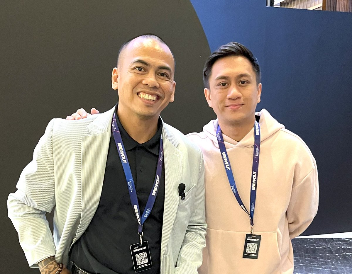 LollipopBsc's tweet photo. 💎Phenomenal projects &amp; influencers #PBW2023!

Cheers to trailblazers who support progress for the blockchain's future🥂

👤@favismarvin
👤@BitBenderBrink of @GoGalaGames
👤 @ZAGNetwork
👤 @CoinstoreExc

May your passion ignite a lasting legacy. 🔥💫

#LPOP in PH🇵🇭. Take2🎬 https://t.co/12A4weCt8L