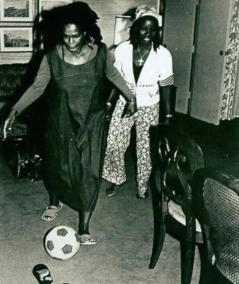 rubemrass's tweet photo. Football is Freedom
Judy Mowatt and Rita Marley playing football โฝโค๏ธ
#judymowatt #ritamarley #ithrees https://t.co/BB88DdoxXN