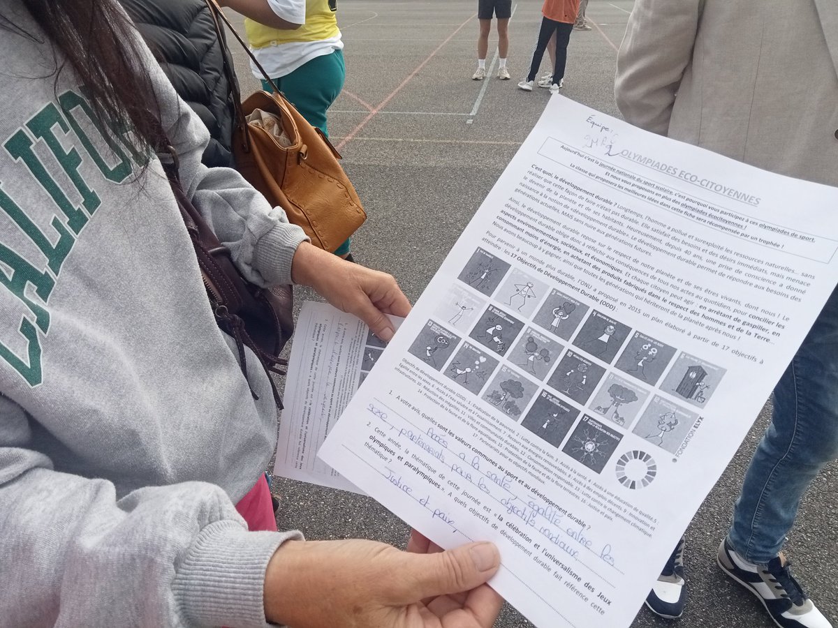 FAURIEHERBERT's tweet photo. L'esprit des olympiades souffle sur les 500 secondes des @LyceeJBaker et @lPgHalimi rassemblés pour la #jnss2023. Des activités à foison et une communauté au diapason. Belle ode aux vertus du collectif.
#unss31 #g24 #valeursdusport @DSDEN31 @leclercarno https://t.co/2xIXV8S7Jn