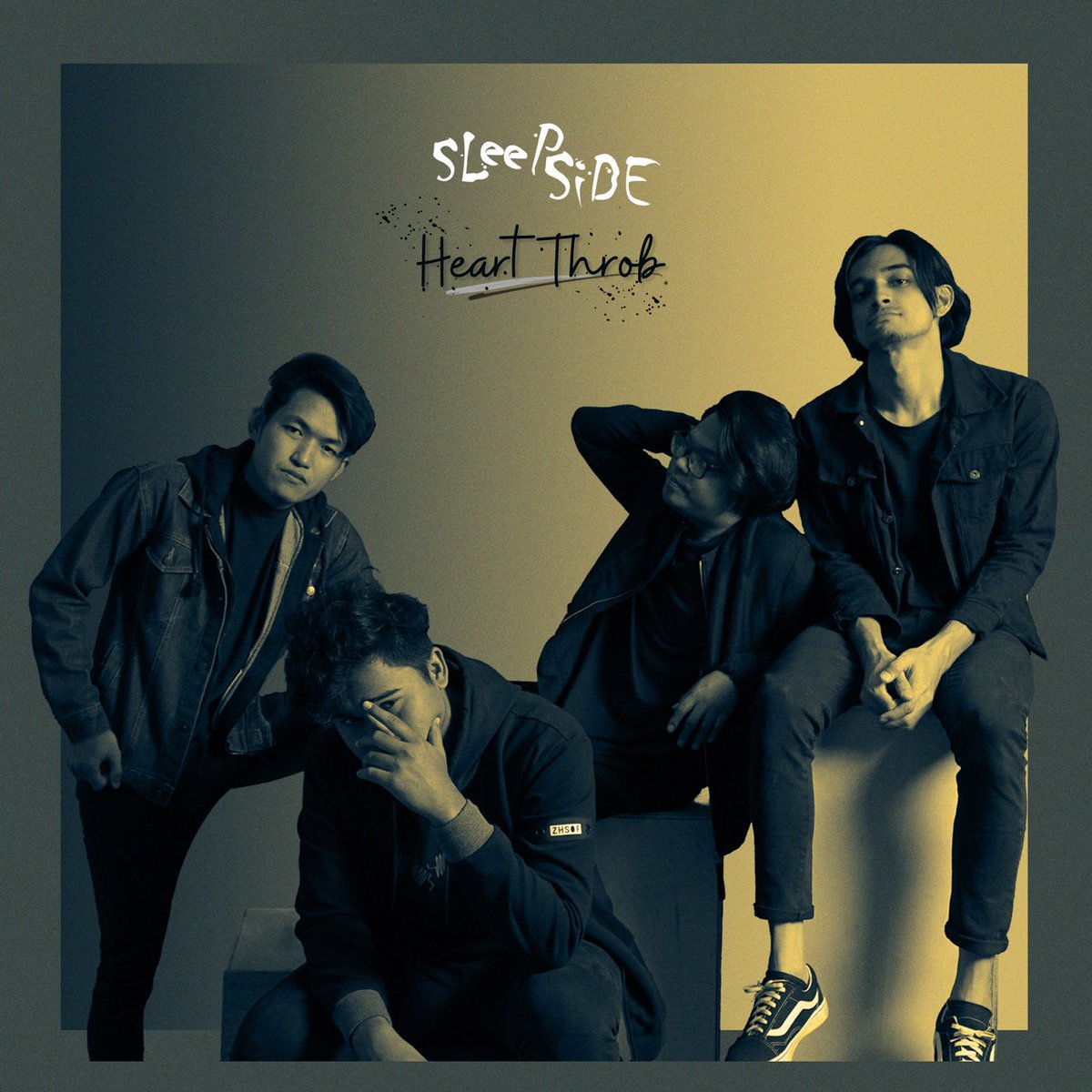 Attention people! 🚨
We are thrilled to announce that we are going to drop our very first album, 'HeartThrob' this November. 
#heartthrob #newalbum #newmusic #debut