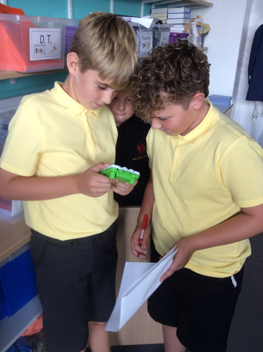 EastfieldPSHull's tweet image. #6RT using data loggers to make observations and take careful measurements #epsscience