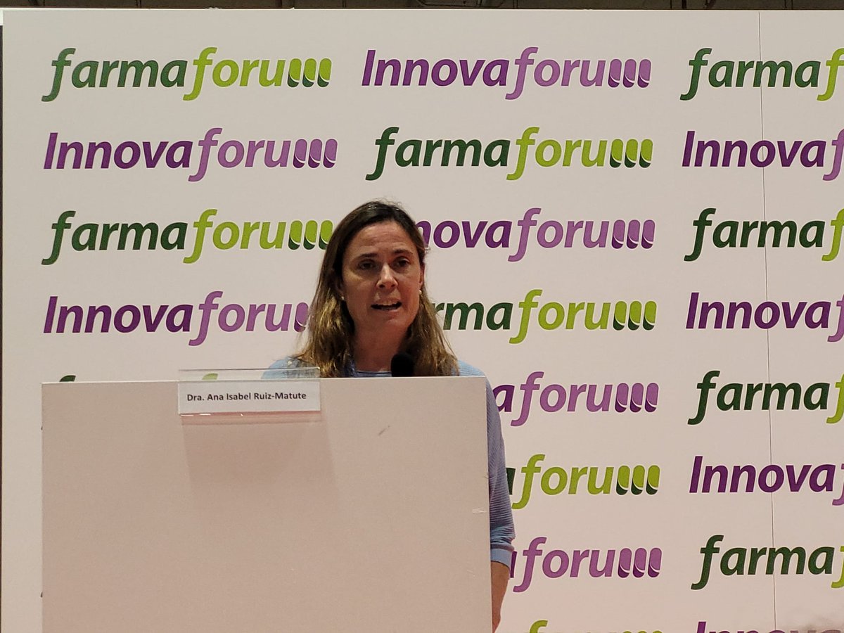 IQOG_CSIC's tweet photo. La Dra María Luz Sanz ha presentado en la sesión de conferencias del #innovaforum de @farmaforum el trabajo del #grupoANAEN sobre estrategias innovadoras de extracción y análisis de compuestos bioactivos de aplicación en cosmética y nutracéutica. https://t.co/vlfVdcMN23