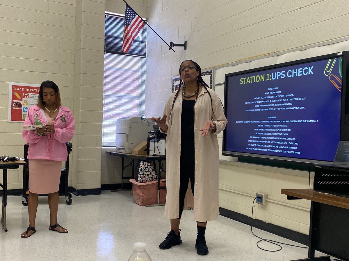 stonemountainES's tweet image. Our Literacy Specialist Dr. McCoy and Math Academic Coach Mrs. Roberson, gave great nuggets during Collab Planning on #InteractiveNotebooks. #movingthemountain #disruptingforexcellence #HPRIDE @DrCharCovington @DeKalbSchools