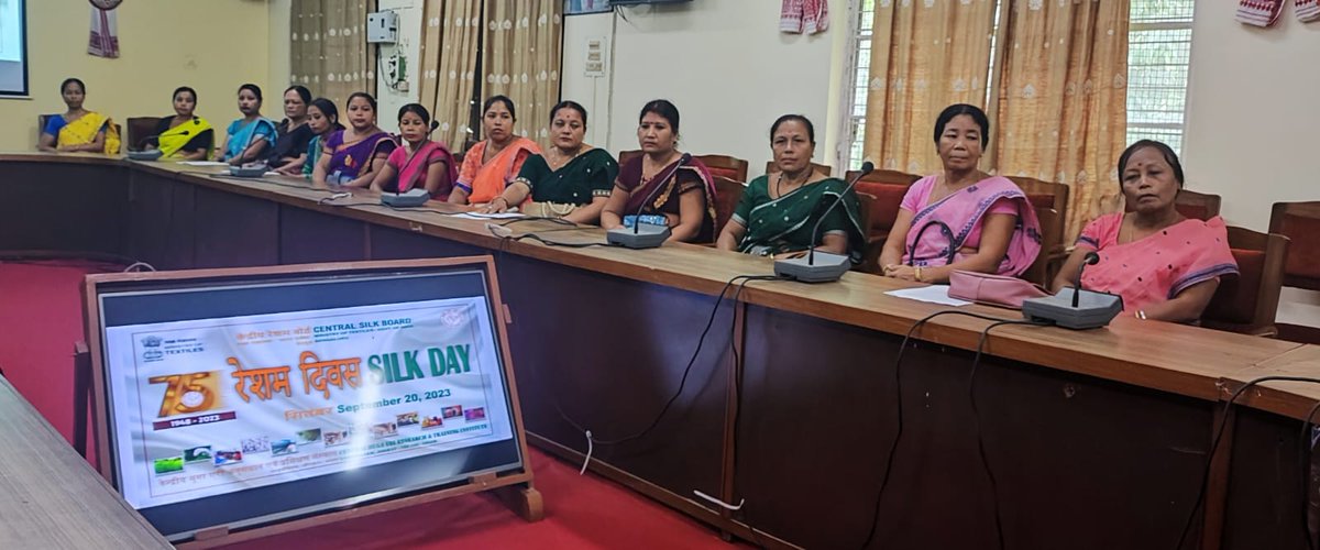 CmertiCsb's tweet photo. "🎉 CMERTI Lahdoigarh's Silk Day: 🐛 Exciting day of learning, engagement, and innovation! Eri and Mulberry stakeholders, young sericulture students, and institute leaders united to celebrate and advance the silk industry. 🌿 #SilkDay #CMERTILahdoigarh" https://t.co/CbGANZZFvY