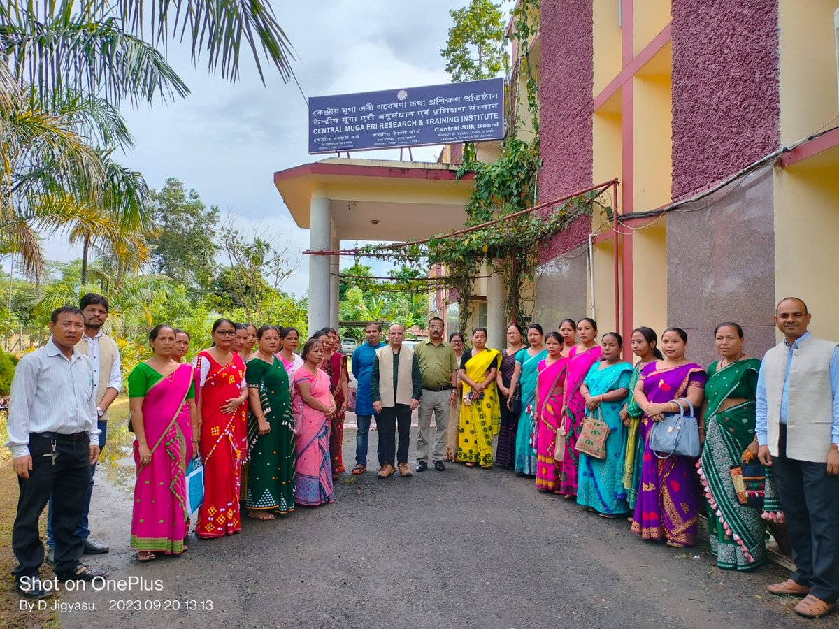 CmertiCsb's tweet photo. "🎉 CMERTI Lahdoigarh's Silk Day: 🐛 Exciting day of learning, engagement, and innovation! Eri and Mulberry stakeholders, young sericulture students, and institute leaders united to celebrate and advance the silk industry. 🌿 #SilkDay #CMERTILahdoigarh" https://t.co/CbGANZZFvY