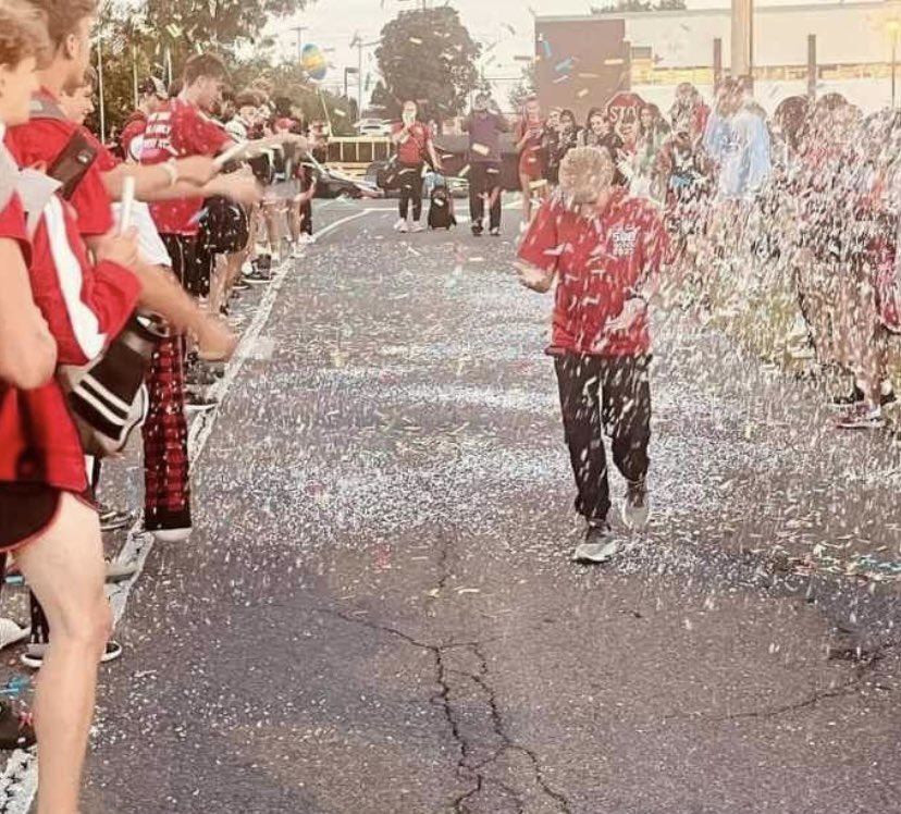 RoverXC's tweet photo. From 2002 until now, every administrator, family member, parent, support staff, athletic trainer, student-athlete, teacher, and Coach has been there for our program! What an awesome community to be a part of! These 500 we built together!!!  OneTeam One Family.”❤️
#grateful😊 https://t.co/Eazh9RAT0N
