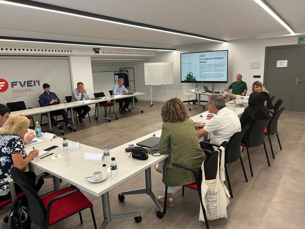 El nuevo equipo ekinBarrilari ya ha comenzado a prepararse en el método #ekinBarri gracias a un programa de capacitación avanzada.

@fvem_es, <a href="/AscobiB/">Ascobi Bieba</a>, <a href="/AveqKimika/">AVEQ-KIMIKA. Asociación Vasca de Empresas Químicas</a>, <a href="/CecobiBizkaia/">CECOBI</a>, <a href="/Cebek_/">CEBEK Confederación Empresarial de Bizkaia</a>