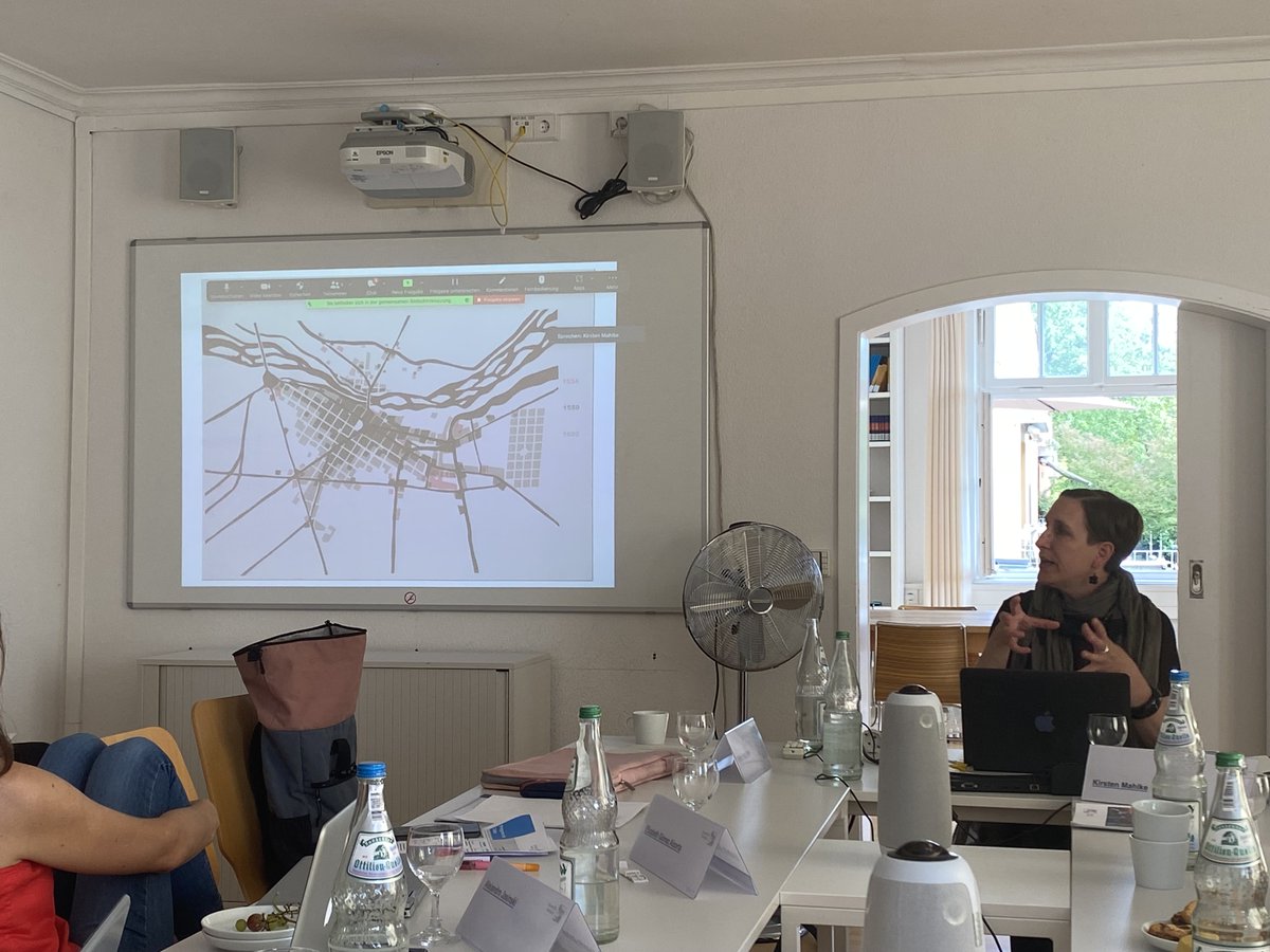 _KoLaF's tweet photo. Nuestro primer taller interdisciplinario sobre Restitución y Reparación y #colonialidad este fin de semana nos dejó con mucho que hacer y pensar con este gran equipo de @ECCHRBerlin @ValeriaVeghWeis, @EliGAlcorta, @princesamonto, @Sandra_Rudman, y muchxs más. https://t.co/5tvlIwqLBn