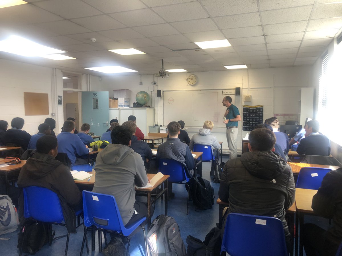 yvonnecors's tweet image. Great to get our #learninghubs up and running this year. Well done to all  @moylepark students who attended and took ownership of their own learning. A great turnout! Many thanks to @MrTConnolly for his informative talk on Note Taking