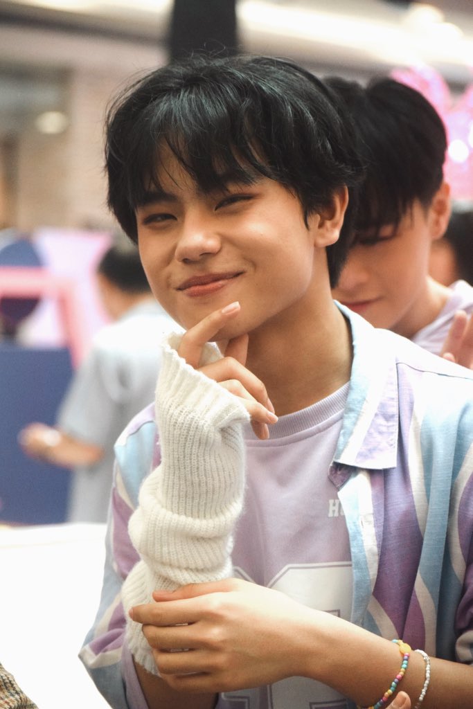 sevenportraits tweet picture