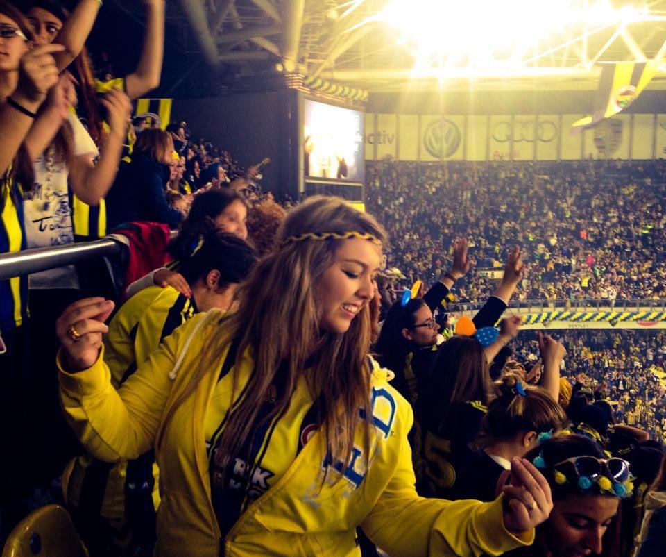 20 Eylül Dünya Fenerbahçeli Kadınlar günümüz kutlu olsun 💙💛 Seni sevmek için çok sebeblerim ve nedenlerim var☺️ (27.04.2014 Fenerbahçe-Çaykur Rize Maçı)    #fenerbahçe #Fenerbahce #20EylülDünyaFenerbahçeliKadınlarGünü  #Fenerbahçe