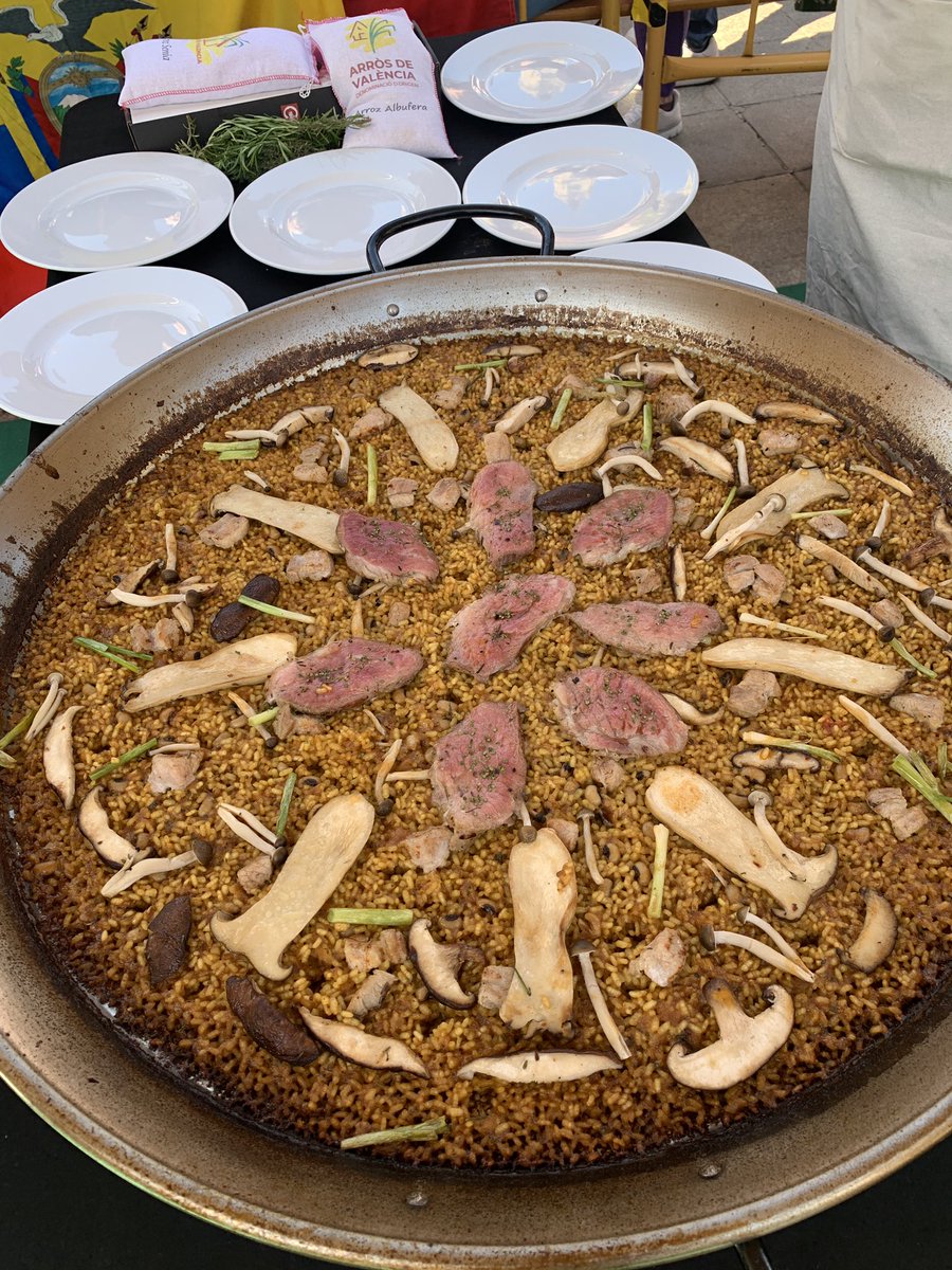 WorldPaellaDay's tweet photo. ¿Qué os parecen algunas de las 🥘 de nuestros finalistas? #WorldPaellaDay2023 #WorldPaellaDayCup2023 https://t.co/w7ul3gUW3F