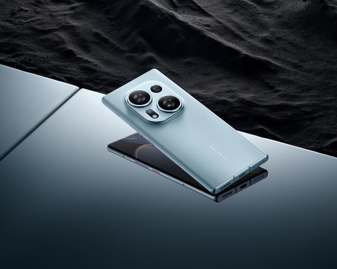 TecnoMobileGH's tweet photo. Unlock the unique potential of the #PHANTOMX2 as you bridge the gap between a busy week and the promise of a relaxing weekend 🌟 
#TECNO 
#PHANTOMSeries 
#BeyondTheExtraordinary https://t.co/MYrvd3e8aS