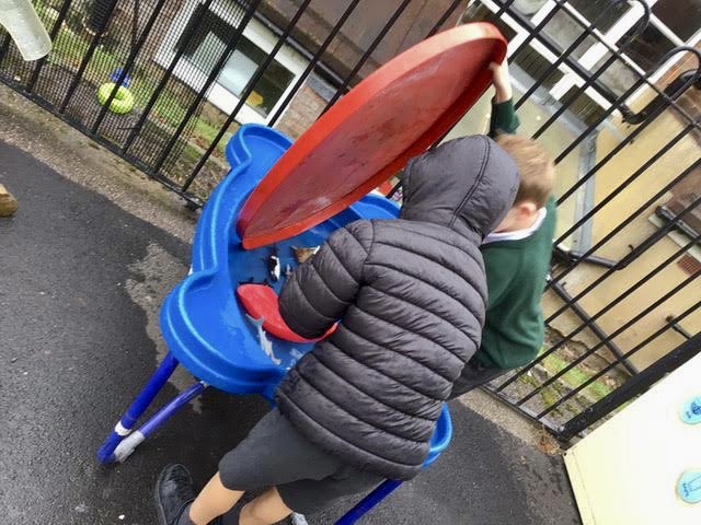 CSGSchool's tweet photo. Year 2 are learning about materials in science this term. We have been exploring the school grounds this week to see what things are made of. We’ve discovered some things can be made of many different materials. We have also been thinking about why each material might be used! https://t.co/Q5ENG5nhdK