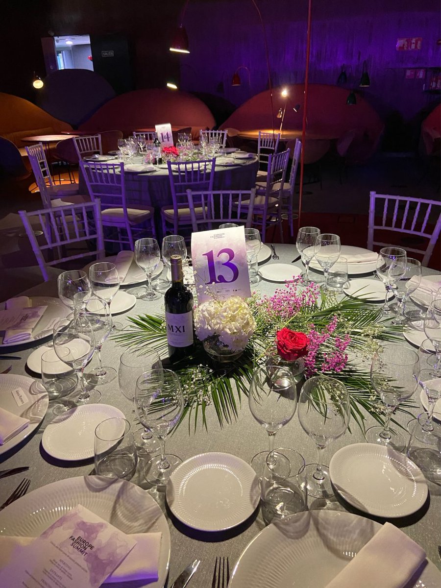 Last night, we had the pleasure of attending the #EuropeFashionSummit gala dinner. 🌟 Our colleague Laura was our representative at this magical evening, dedicated to showcasing the European fashion industry. 👗

#FashionSummit #EuropeanFashion #Networking #Fashion #LuxeTalent
