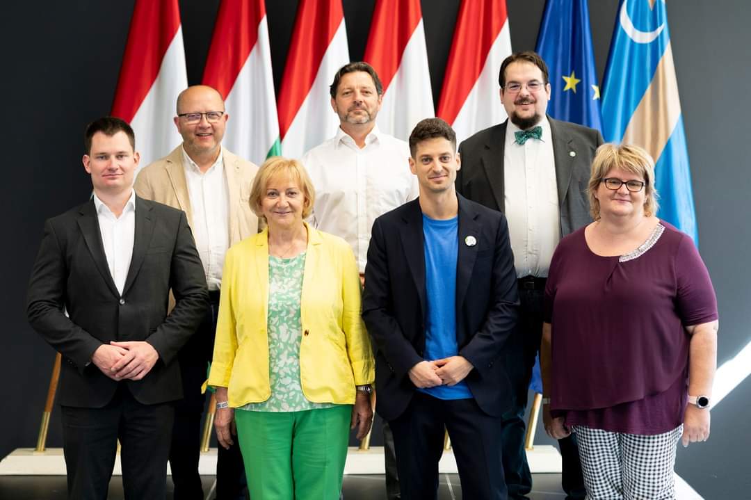 hangabor1's tweet image. PSA: "Be yourself the seventh one".

I will run with this fantastic team for the next EP election as the 7th-placed candidate on the @lehet_mas list.

Let's have green representasion from 🇭🇺 in the EP again.

#gogreens #egp