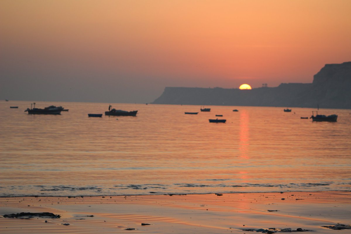 Demezar tayab gwadar
.
.
.
@shahid__majeeed 
.
.
.
#gwadar #Demezar #tayab #sea #beautiful #baloch #balochistan