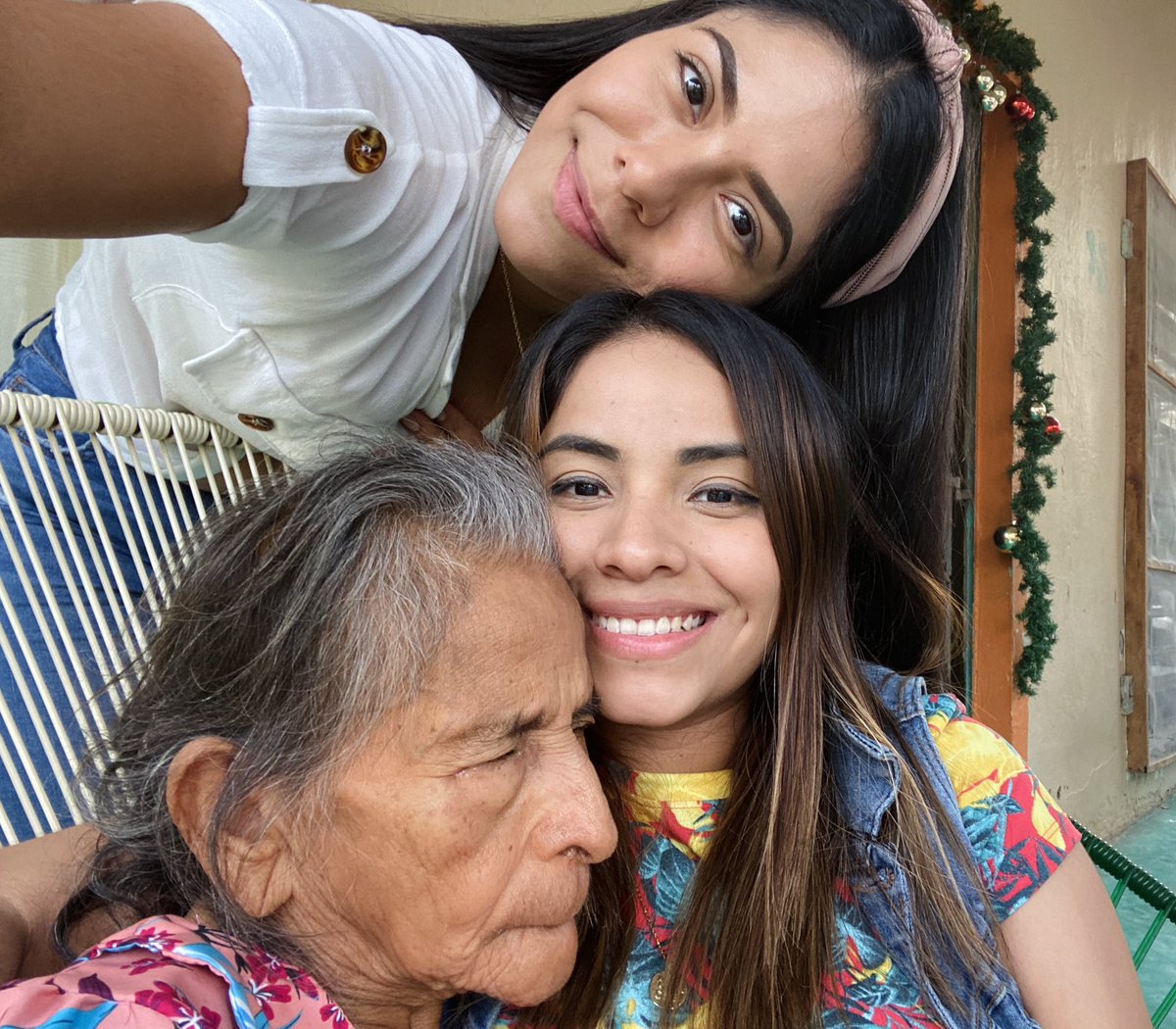 karlaivannel's tweet photo. Me duele mucho el corazón, pero se que vas estar mejor 💔🕊️ Adiós abuelita 🤍 https://t.co/ROjvLCBj0e