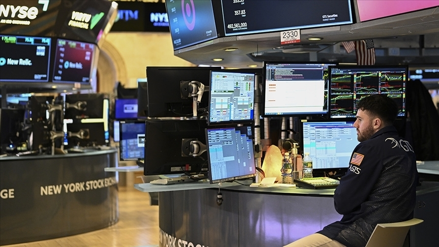 📊 Dünya Piyasaları FED'in bu akşamki kararına odaklandı. Olası kararın ve resesyon riskinin Türk Borsası için Olası Etkilerine Değineceğiz:
#faiz #dolar #bist100 #borsa

1️⃣ Kısıtlayıcı Fed Politikası: Goldman Sachs, ters getiri eğrisinin bu kez resesyona değil, Amerikan Merkez