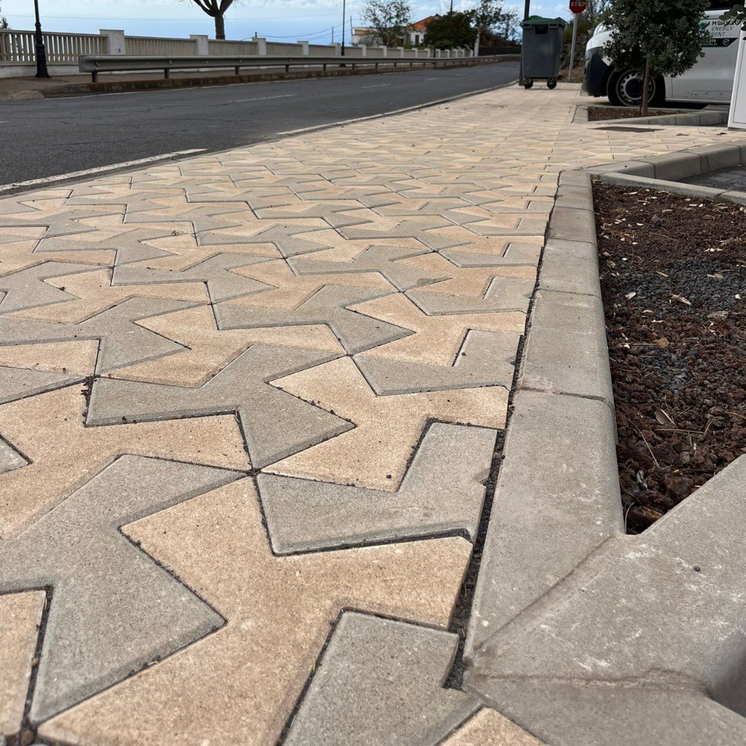 Pavigesa's tweet image. Obra: Camino La Molina
Punta Gorda (isla La Palma)

#adoquín #hélice Color Tierra y Gris