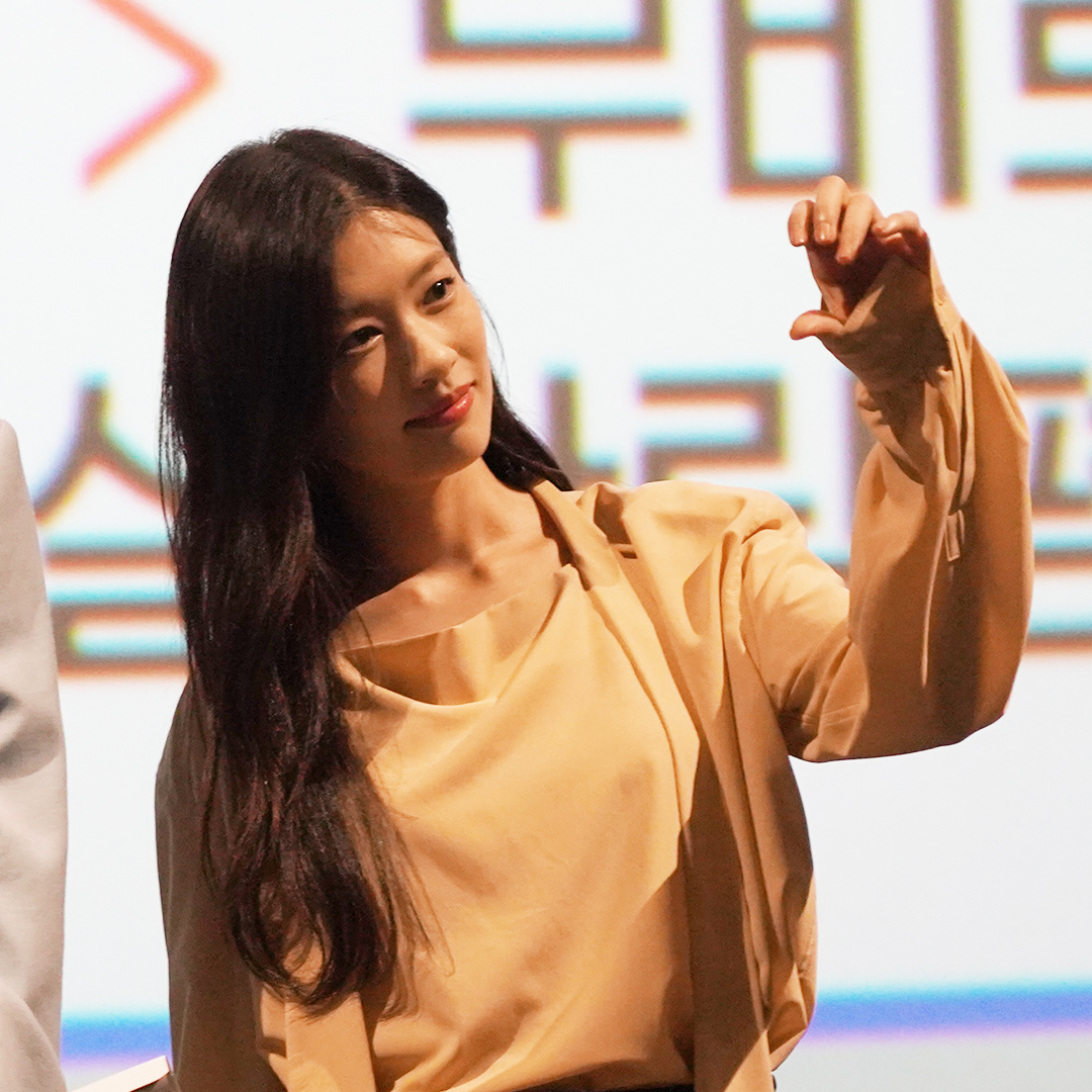mindmark_movie's tweet photo. <30일> 팀 총 출동한 관객분들과의 첫 만남💖
터지는 무대인사는 이제부터 시작이햐ദ്ദി˙∇˙)ว
예매는 👉 https://t.co/zHqOXxJjJm  

#30일 #영화30일 #강하늘 #정소민 #10월3일극장대개봉 #KangHaNeul #JungSoMin #무대인사 #코미�� #추석영화 https://t.co/sIYY7TbEWb