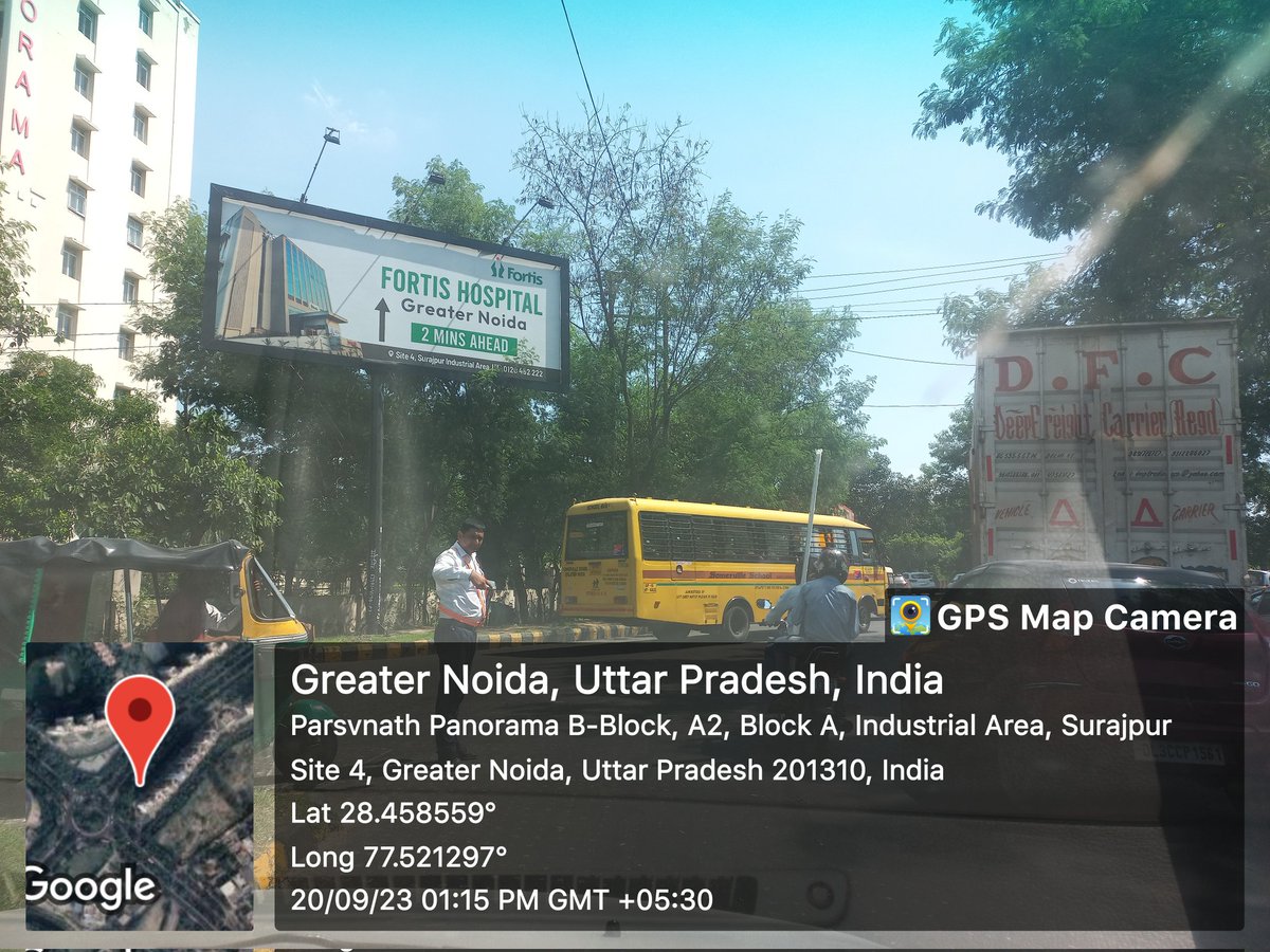 NOIDA_KHABAR's tweet photo. ग्रेटर नोएडा प्राधिकरण में स्वास्थ्य विभाग के अधिकारियों के मिलीभक्त से अवैध तरीके से विज्ञापन किया जा रहा है जबकि टॉयलेट के ऊपर विज्ञापन होना चाहिए ठेकेदार ने अलग से यूनीपोल लगाए हुए हैं @MedhaRoopam @OfficialGNIDA @aajtak @noida_authority @tricitytoday @news24tvchannel https://t.co/UikG6SGsIU