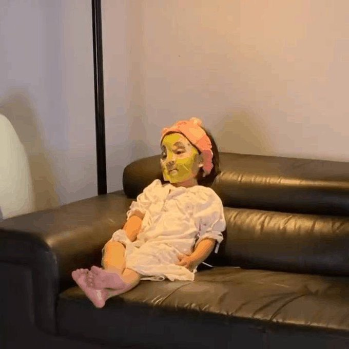 Mental olarak çökmüş ama bakım yapmayı asla bırakmayan o kız